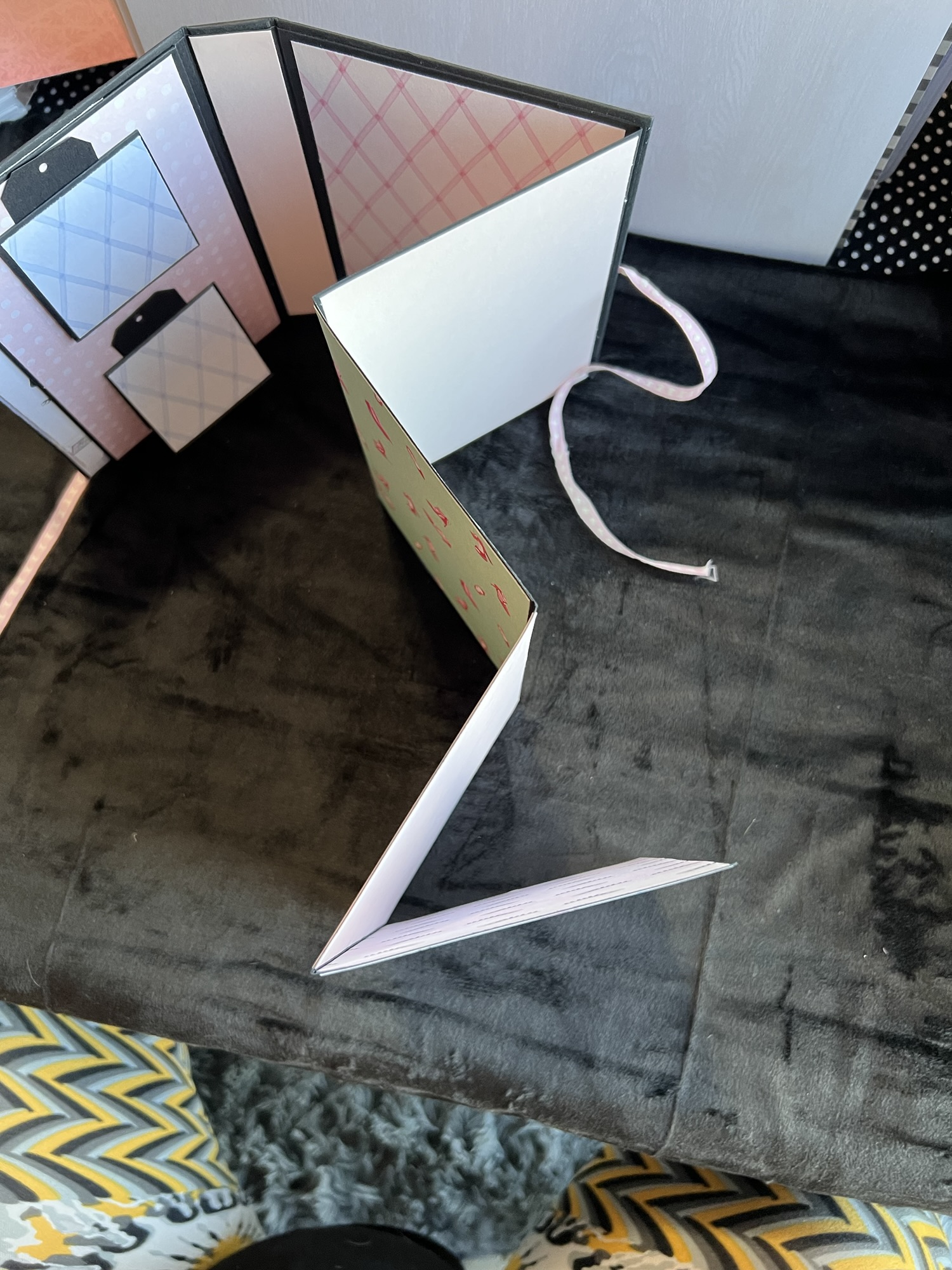 π Parisian Chic Interactive Memory Album - Image 7