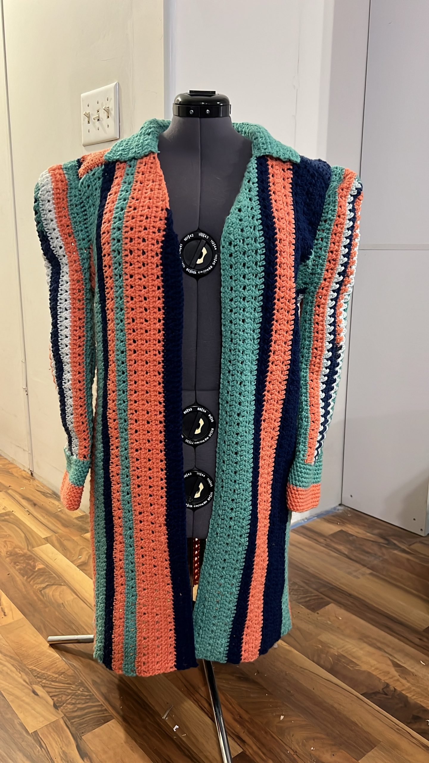 Color story crocheted cardigan - Image 4